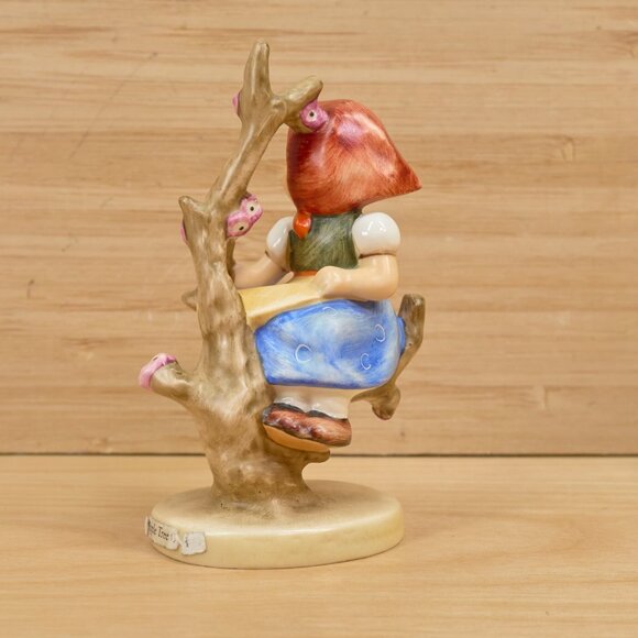 Vintage GOEBEL M J Hummel "Apple Tree Girl" Porcelain Figurine, Made in Germany - Picture 2 of 6